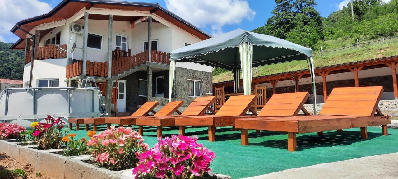 Telteu Florian Hotell Dubova Exteriör bild